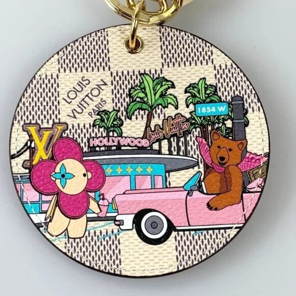 NIB Louis Vuitton Hollywood Drive Christmas bag charm and key holder - Picture 2 of 5